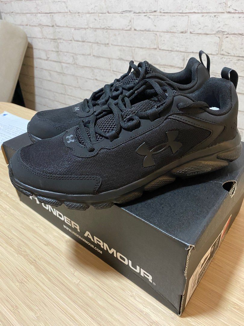 All black under best sale armour trainers