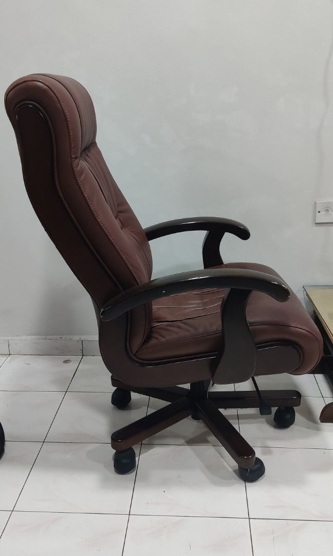 Boss chair online olx