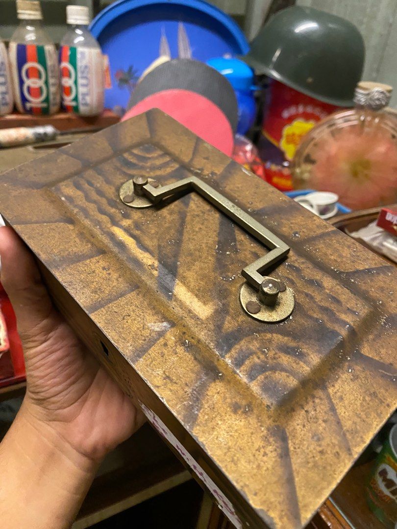 Box besi vtg, Hobbies & Toys, Collectibles & Memorabilia, Vintage ...