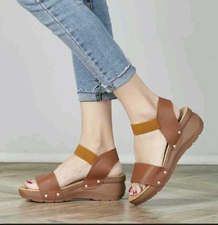 brown and flesh wedge open toe sandals