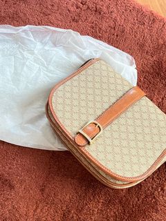 (Category: ) located in . Submitted by flokipreloved (Listing ID 1242263556, Image 1). Description: .