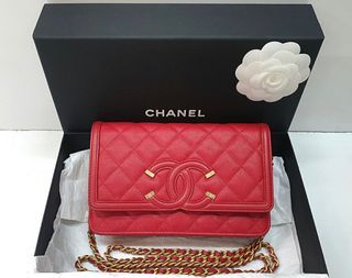 $2800 Chanel Classic Red Caviar Leather Sevruga Wallet on Chain