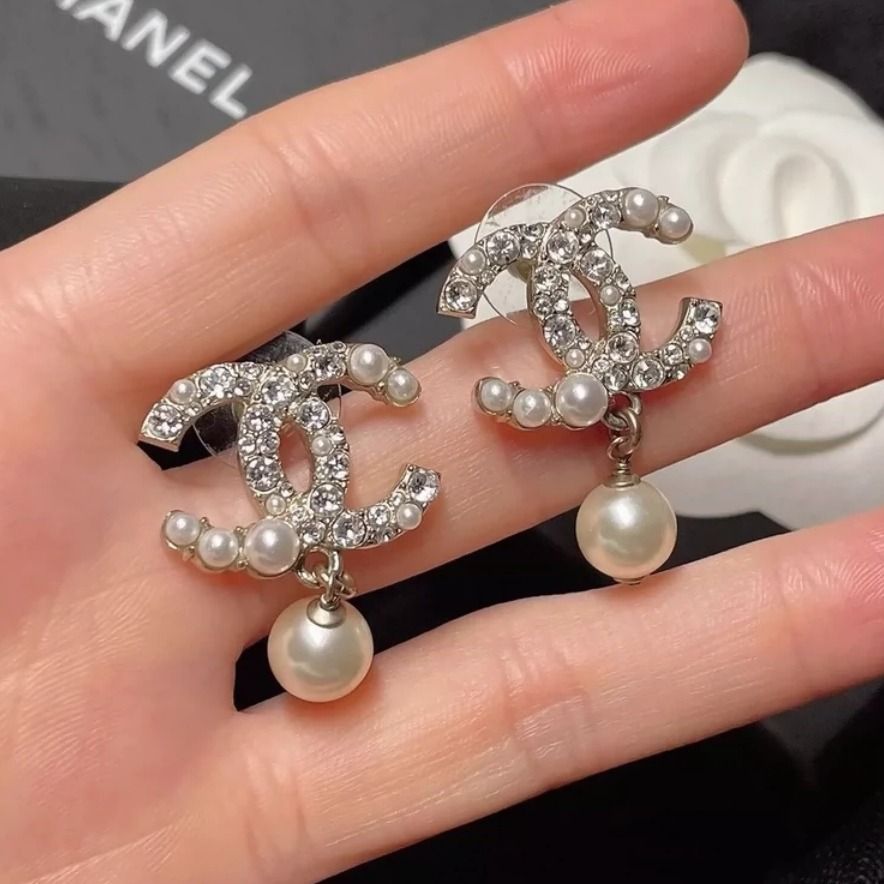 Earrings - Costume jewelry — Fashion