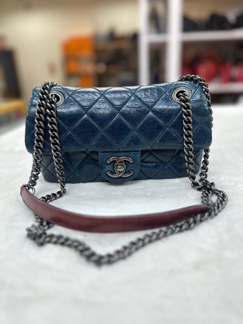 chanel caviar quilted small double flap black