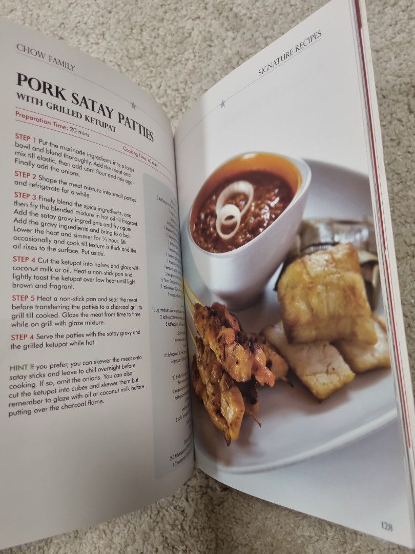 Cookbook Singapore Family Favourites, Hobbies & Toys, Books & Magazines
