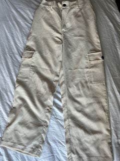 (Category: ) located in . Submitted by preloved_bya (Listing ID 1242247224, Image 1). Description: .