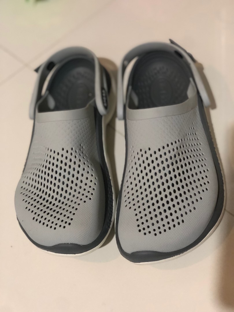 Crocs lite W9, Women's Fashion, Footwear, Slippers and slides on Carousell