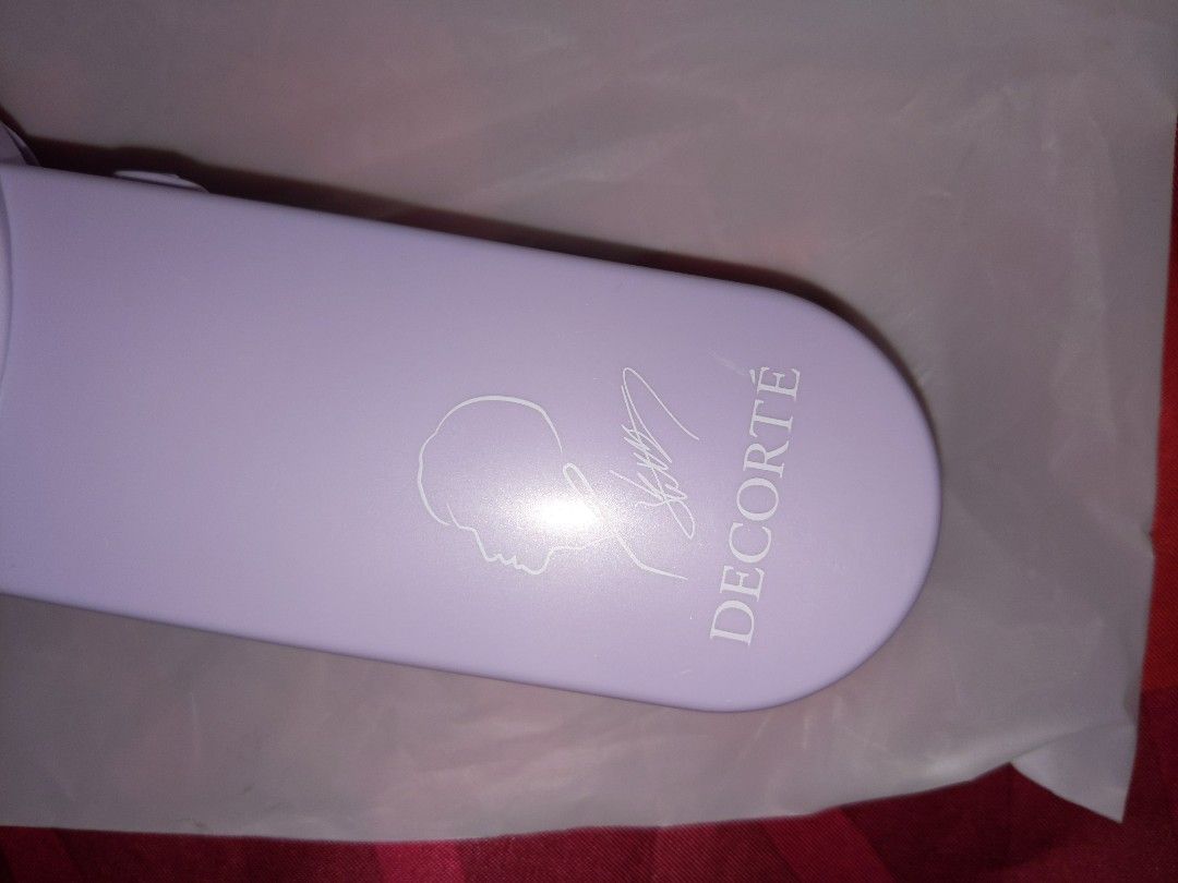 Decorte handheld fan bonus item, comes with batteries, purple color, brand  new gift item. 日本COSME DECORTÉ turned on to check is working!, 手提電話, 其他裝置-  Carousell