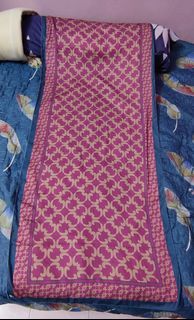 Ducks ornament shawl in pink