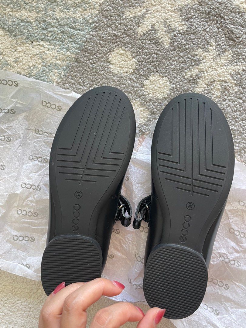 Ecco store shoes girl