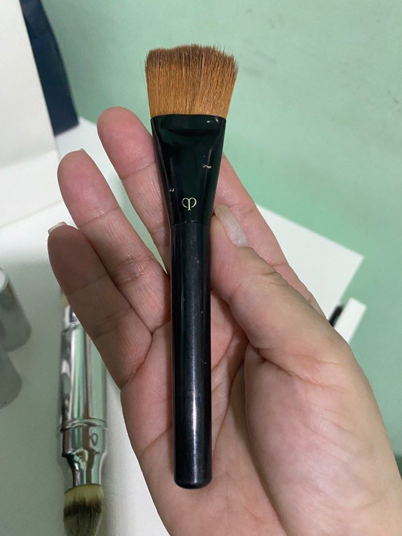 Ellana Double Ended Brush & Cle De Peau Foundation Brush, Beauty