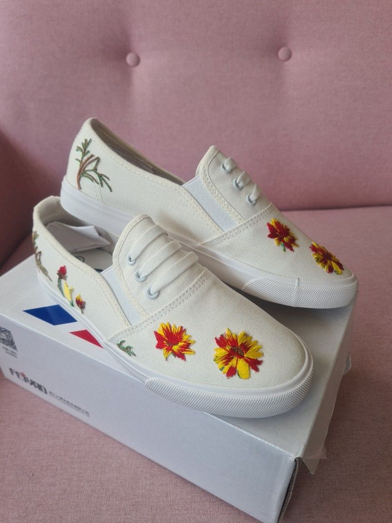 White canvas hotsell slip on shoes