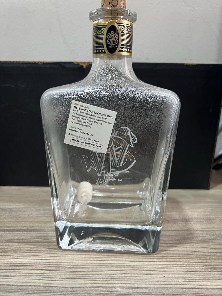 Empty bottle King V Blue Label, Hobbies & Toys, Collectibles