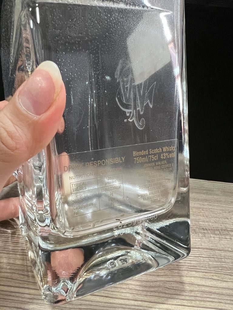 Empty bottle King V Blue Label, Hobbies & Toys, Collectibles