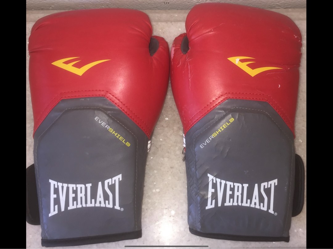 Everlast Red Pro Style Boxing Gloves 14 oz size on Carousell