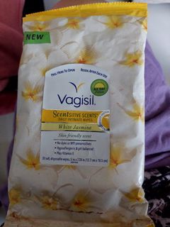 Feminine wipes