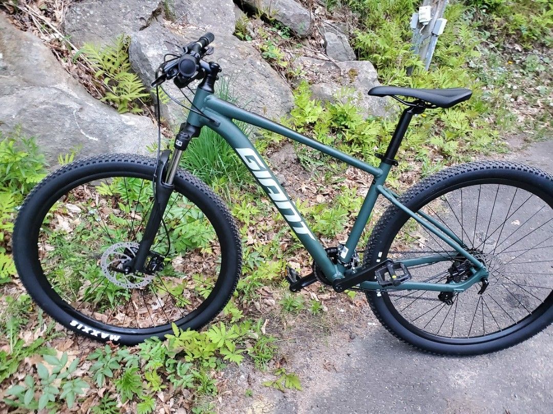 Giant talon shop green