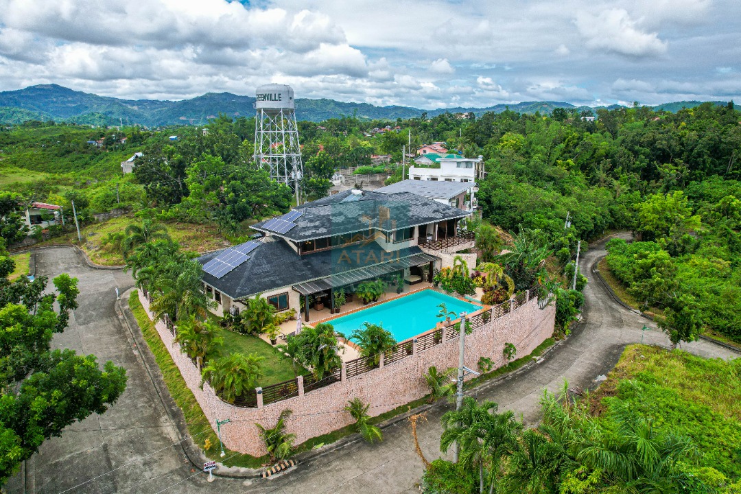 Grand Tropical House For Sale Perfect for retirees inside an exclusive