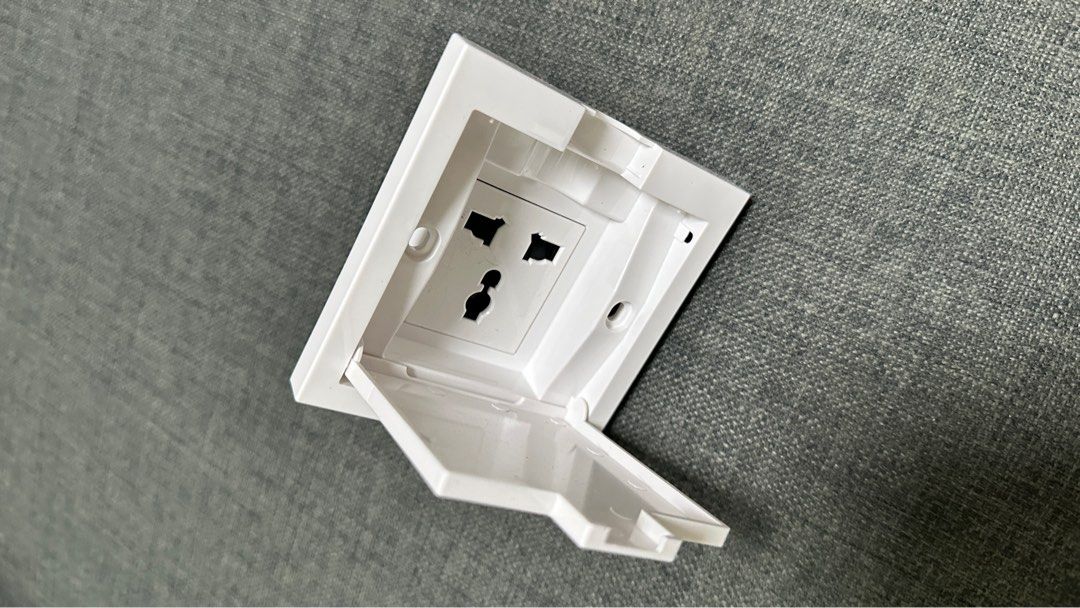 Hidden Plug Socket, TV & Home Appliances, Electrical, Adaptors