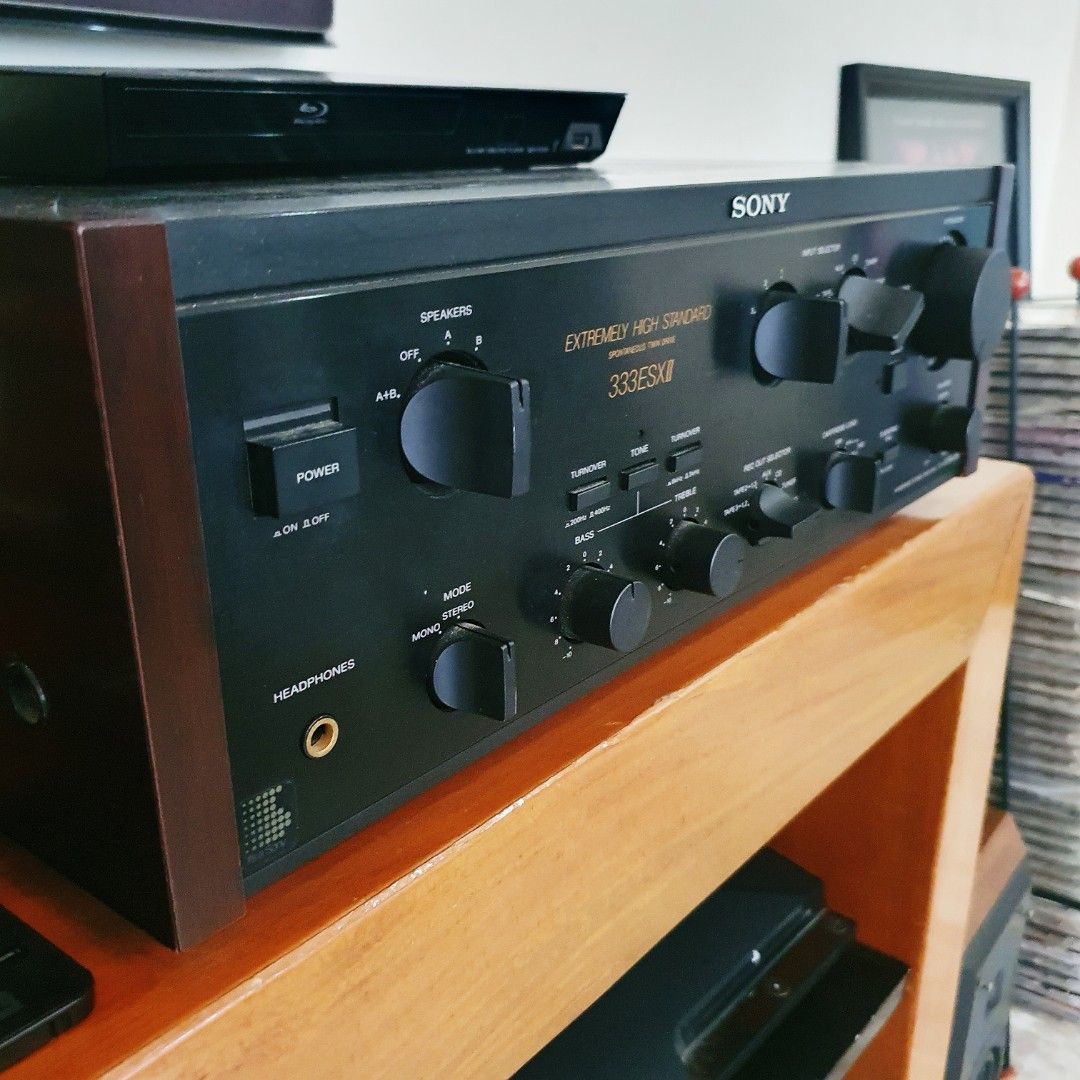 Hifi Soundsystem (Category: Other Audio Equipment) located in Pasig City. Submitted by juliansantos13 (Listing ID 1242198292, Image 2). Description: - Technics SL-25 (newly replaced belt and with barely used AT-VM95E cartridge) -Sony 333ESX II Integrated Amplifier -Kenwood LS-300G Bookshelf speakers All items are meticulously maintained and have never needed restoring. Selling since the system is barely used (since it's a secondary system).