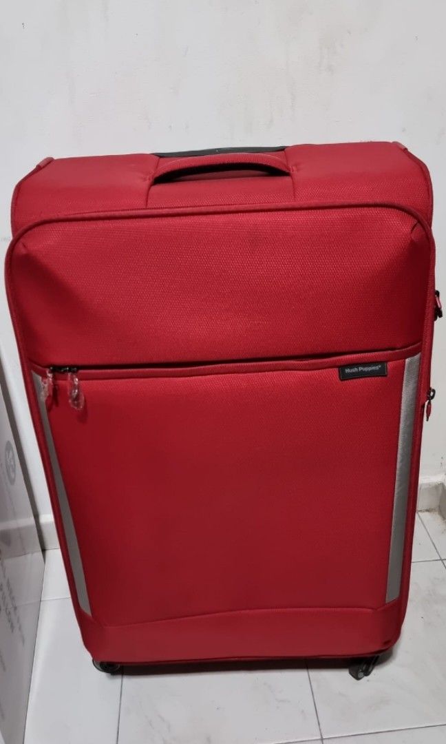 30" Hush Puppies Luggage with built in lock, Hobbies & Toys, Travel
