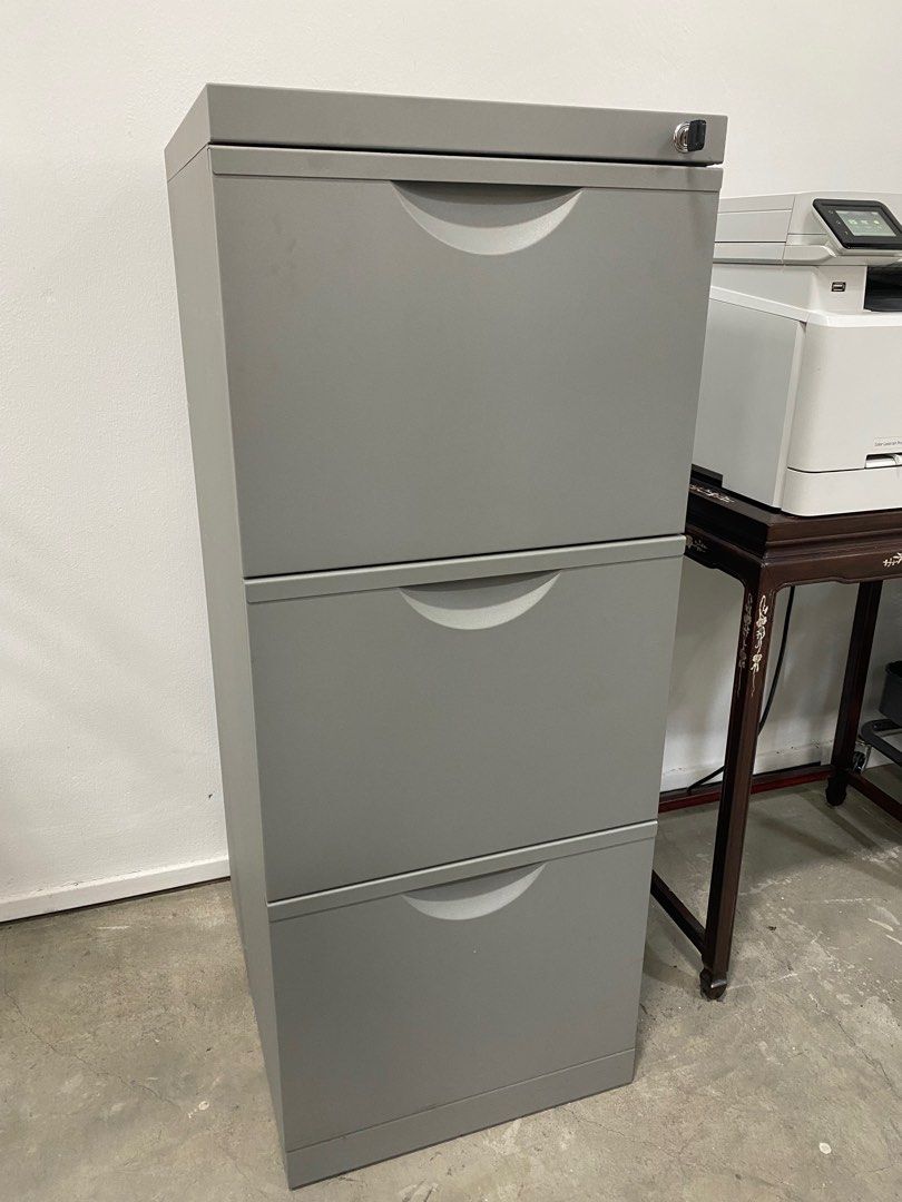 IKEA Erik file cabinet w 50 hanging folders