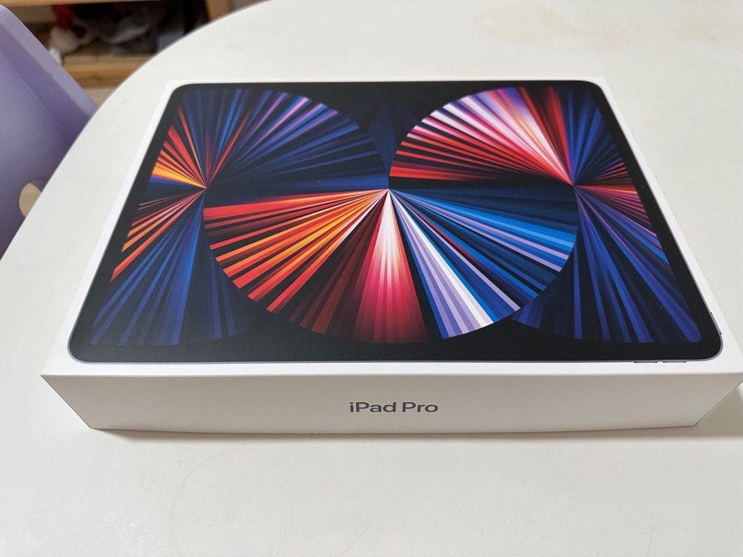 iPad Pro 12.9 M1 256gb Wifi (Brand New) + Magic Keyboard + Apple Pencil