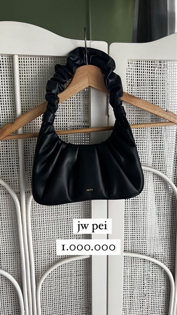 JW PEI Gabbi Crushed Ruched Hobo Handbag White – voilà.id