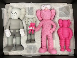 KAWS Tokyo First Chum Keychain Clear/White/Black/Yellow/Pink Set