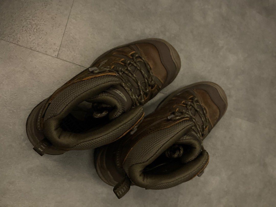 KEEN HIKING BOOTS