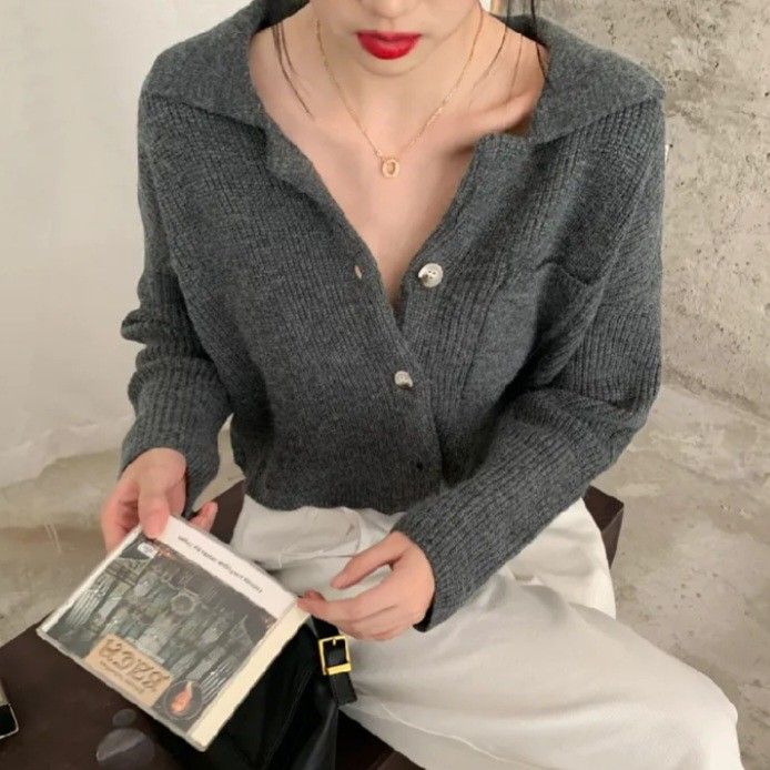 Knit Cardigan (Category: Longsleeves) located in Manila. Submitted by b2dazzle (Listing ID 1242225962, Image 1). Description: Used only once! High-quality knitted cropped cardigan in grey. Perfect for casual fits ♡ Photo when worn is from online store only, not mine..