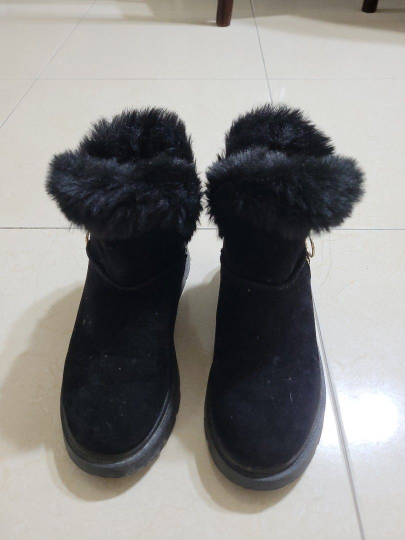 Ladies fur boots