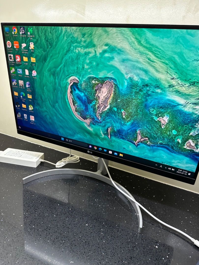 LG UHD MONITOR 27UL850 4K, Computers & Tech, Parts & Accessories