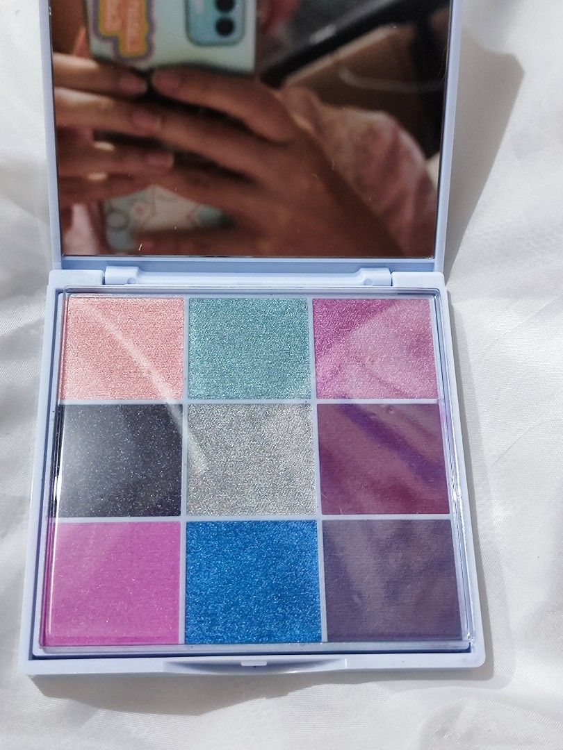 LimeCrime Aura palette (Category: Makeup) located in San Jose del Monte. Submitted by mimibelsss (Listing ID 1242308223, Image 2). Description: Brand New Never opened With original packaging bought from LimeCrime website payment via GCash, shipping via J&T.