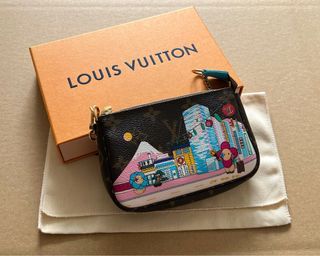 Louis Vuitton, Bags, Nwt Louis Vuitton 22 Xmas Animation Mini Pochette