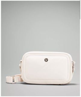 Lululemon crossbody camera bag 2L