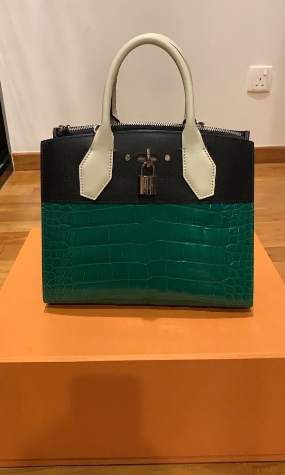 Louis Vuitton city steamer mini, Women's Fashion, Bags & Wallets,  Cross-body Bags on Carousell