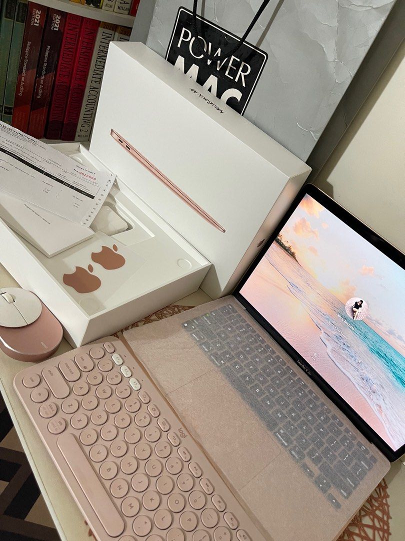 MacBook Air M1 13inch 2020 (rosegold) on Carousell