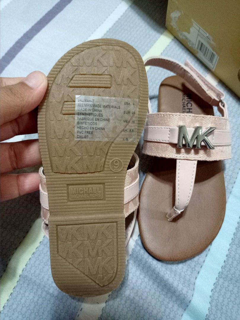 Michael kors 2025 sandals size 9