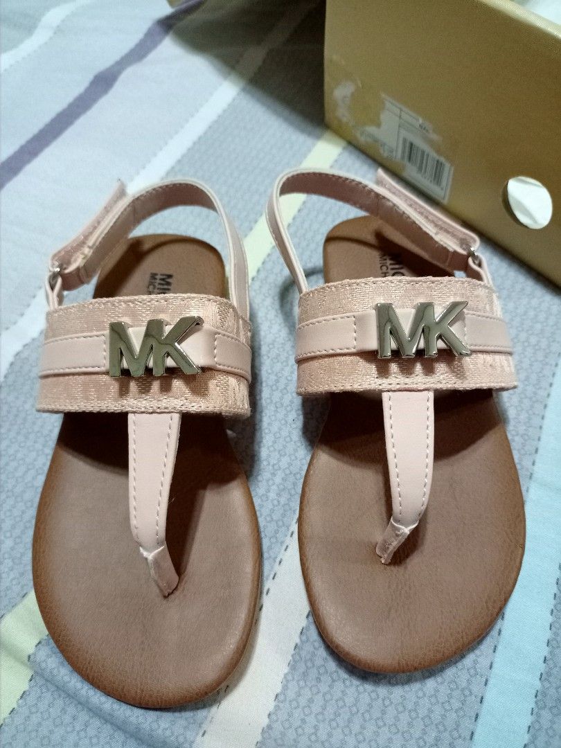 Michael kors best sale sandals size 9