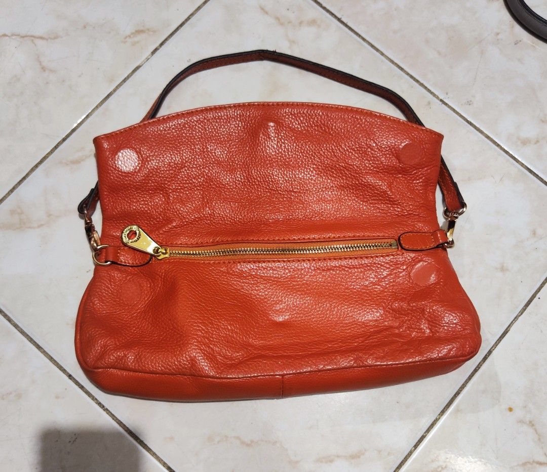 Mulberry Hobo Leather Bag (Category: Luxury Bags & Wallets) located in Quezon City. Submitted by phoejay (Listing ID 1242271256, Image 2). Description: .