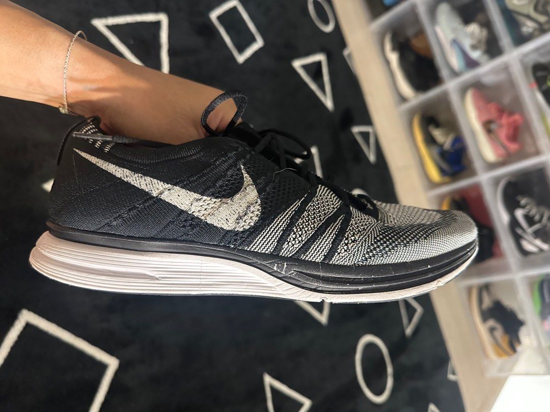 Nike Flynit Trainer 陰陽Oreo, 他的時尚, 鞋, 運動鞋在旋轉拍賣