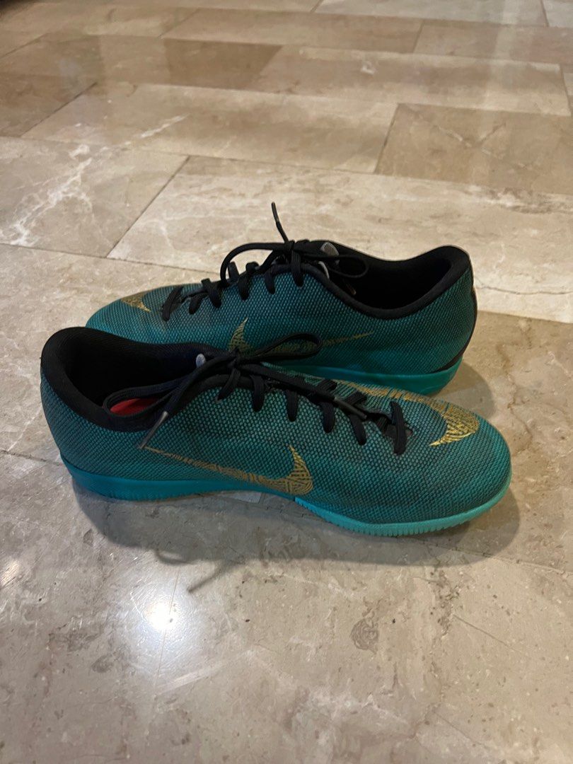 new nike futsal shoes