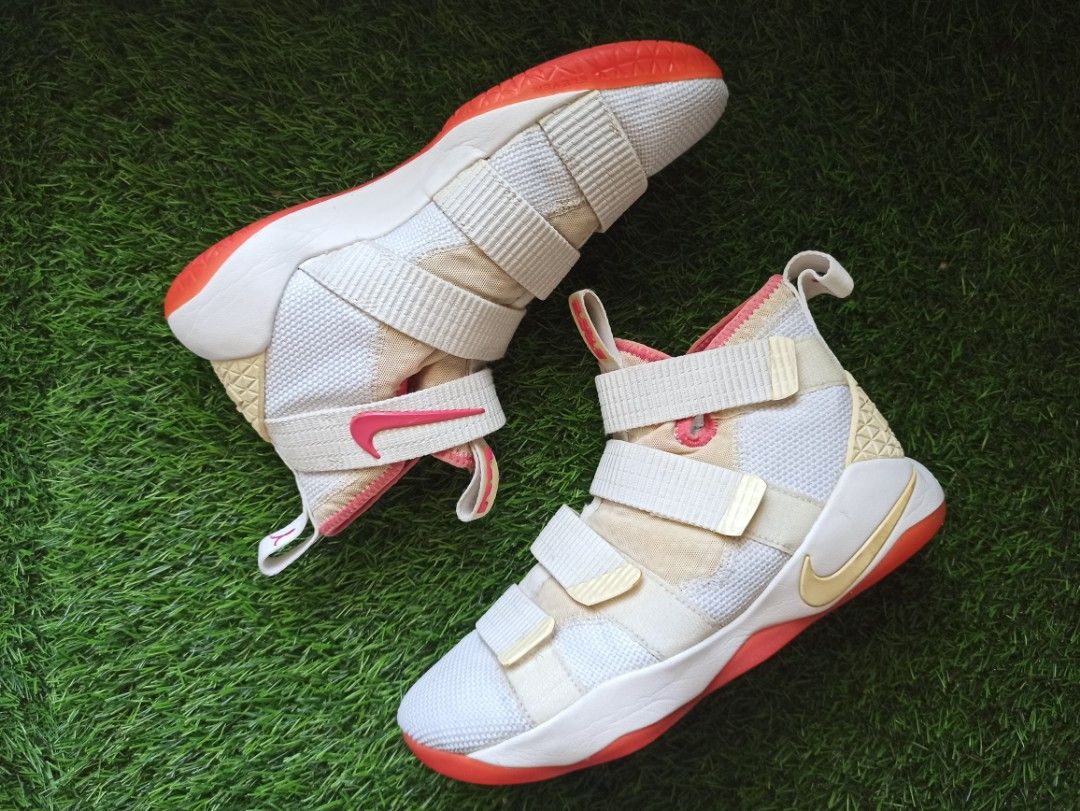 Lebron soldier 11 white on sale and pink