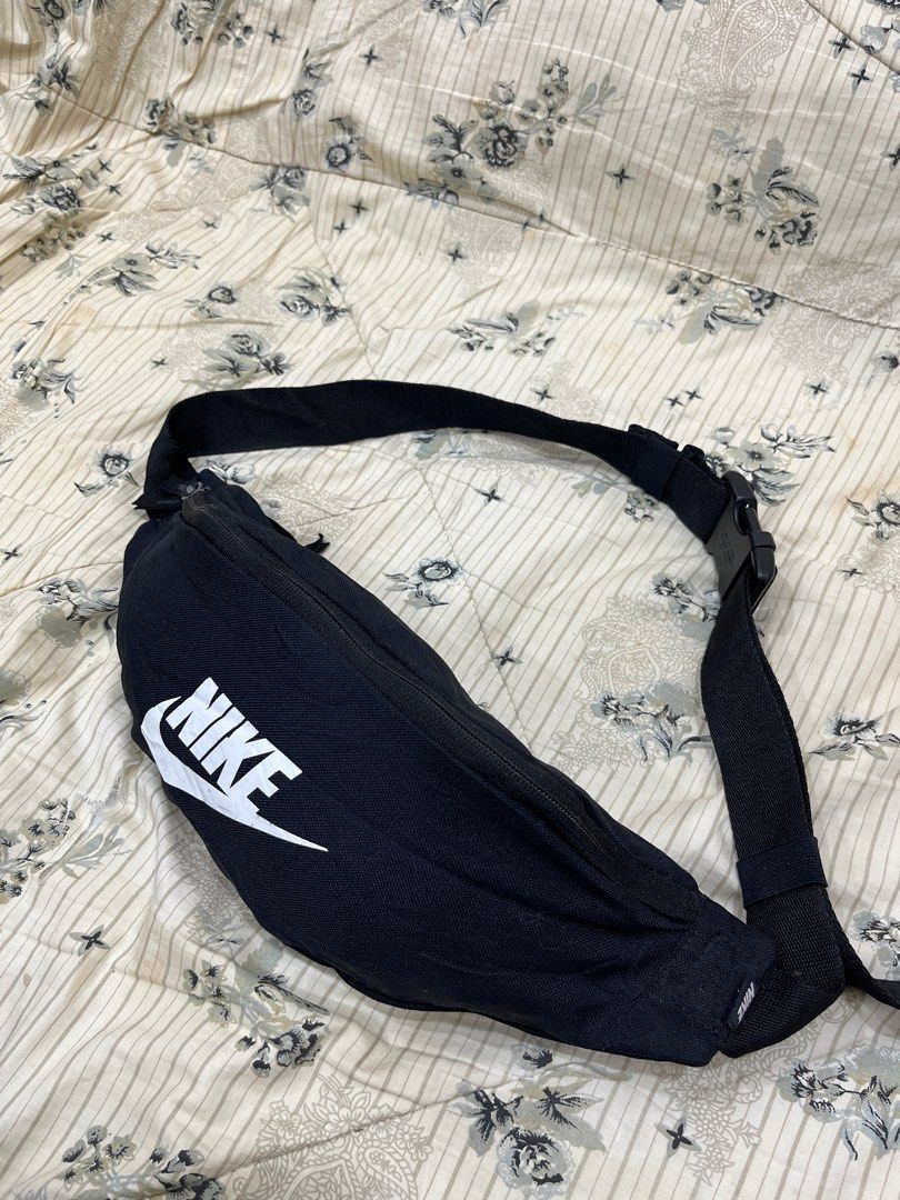 Black nike pouch online