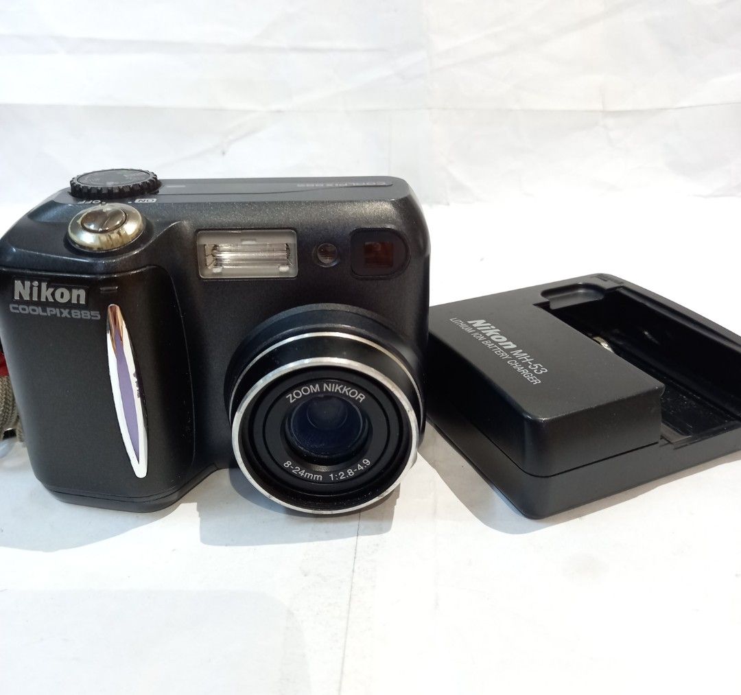 Nikon coolpix 885 CCD Digital camera..gd working, Photography, Cameras