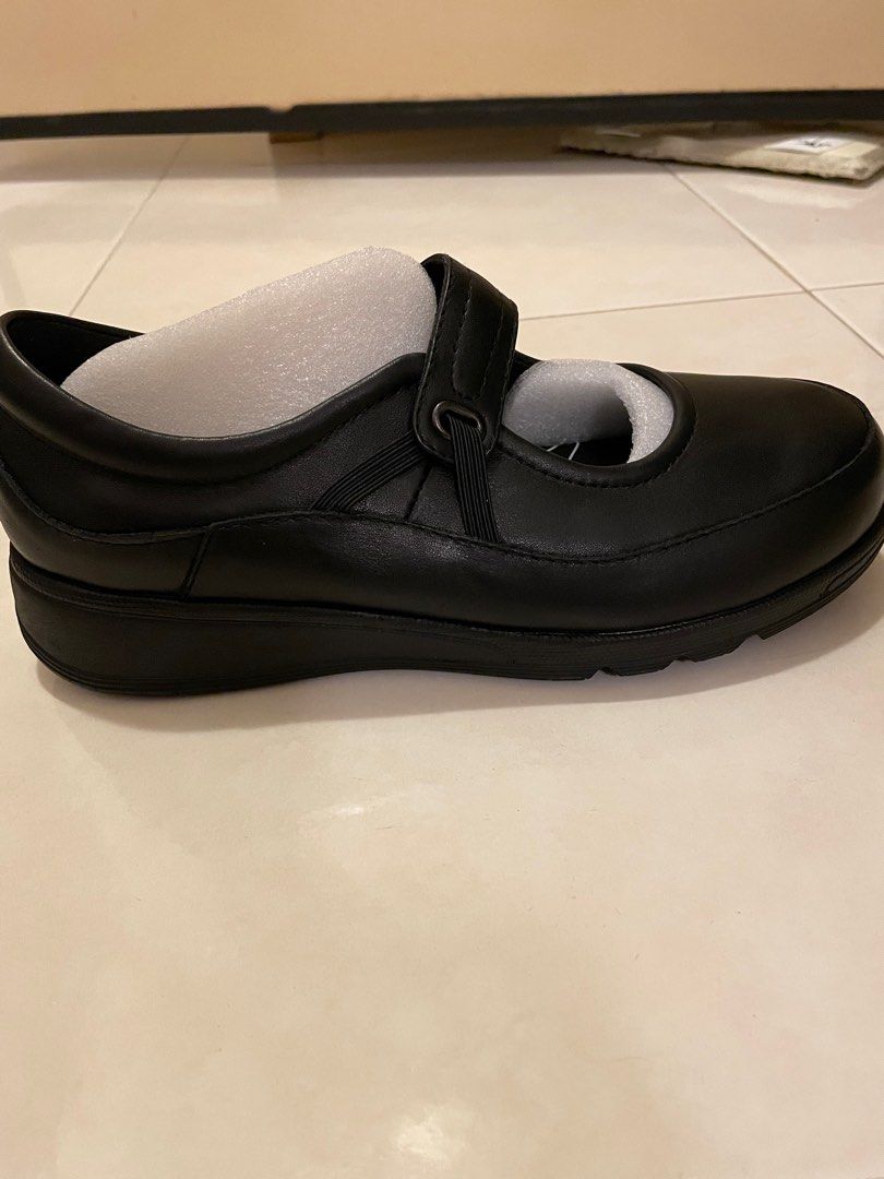 fashionable nursing shoes