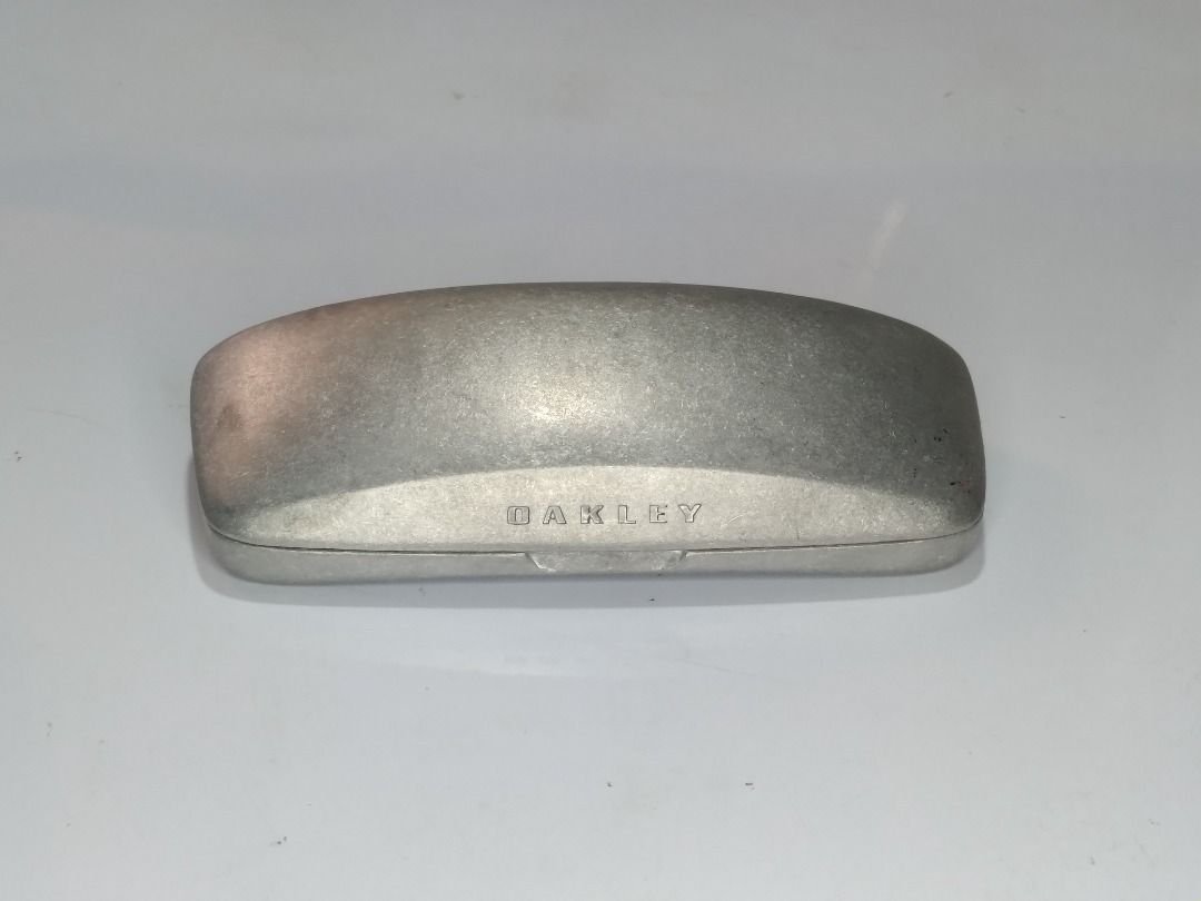 Oakley sliver case store