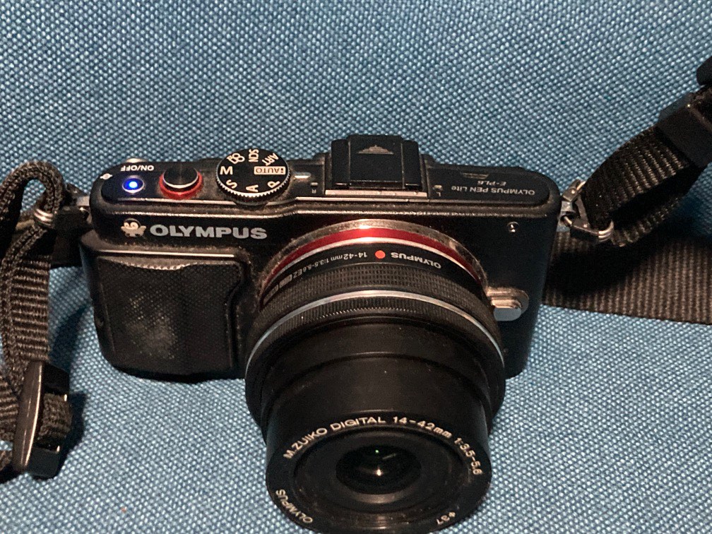 olympus camera with faulty lens , Photography, Cameras on Carousell