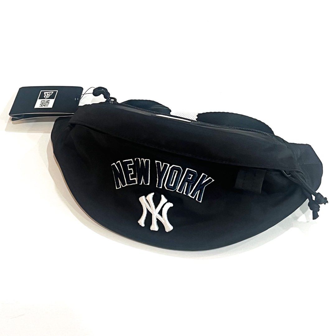 New Era NY Yankees Crossbody Flight Bag Black, Men's Fashion, Bags, Sling  Bags on Carousell